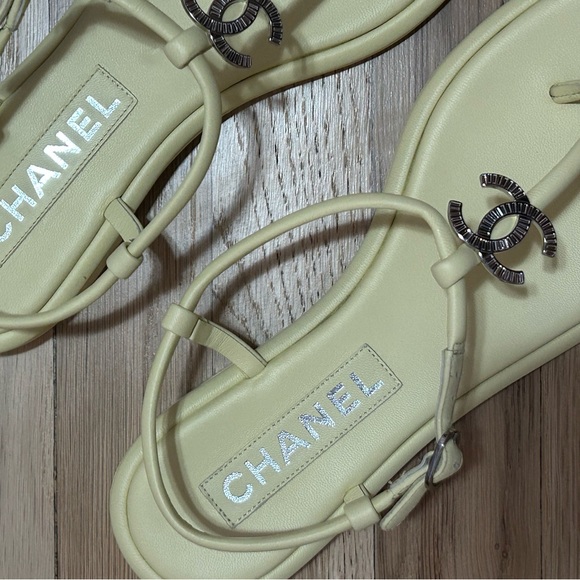 CHANEL SIZE 41 SANDAL - Picture 3 of 8